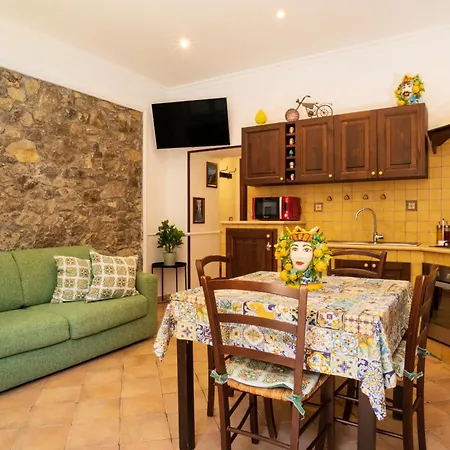 Casa Carly